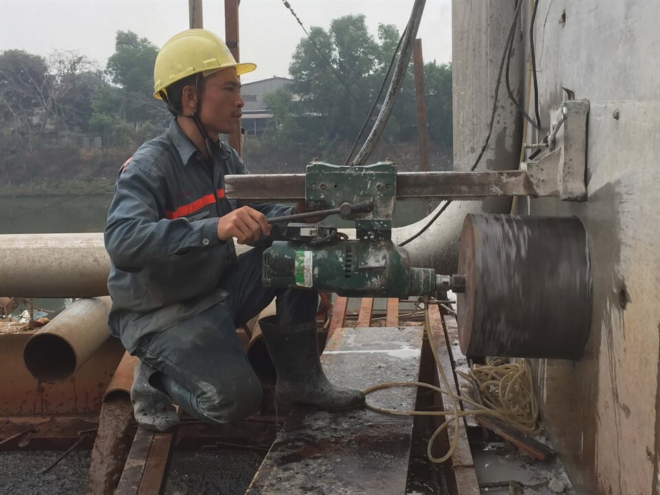 khoan-rut-loi-cai-tao-duong-ong